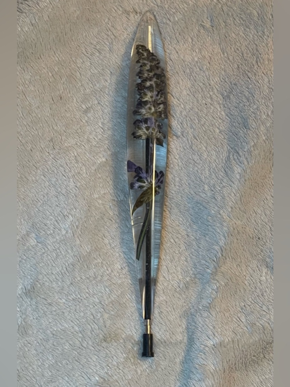 Handcrafted pen with real flowers